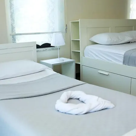 Luxury 5 Minutes From Scenic Town Center And River Villa *