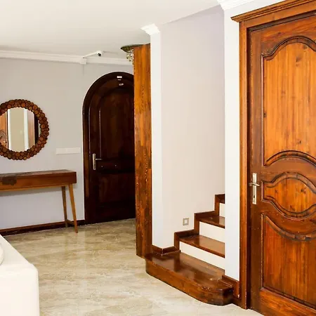 Luxury 5 Minutes From Scenic Town Center And River