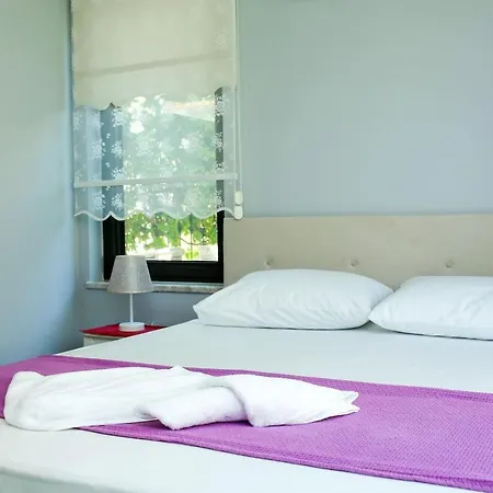 Villa Luxury 5 Minutes From Scenic Town Center And River