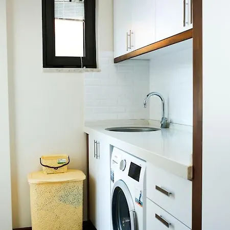 Luxury 5 Minutes From Scenic Town Center And River Villa *