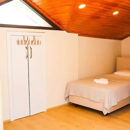 Luxury 5 Minutes From Scenic Town Center And River Villa *